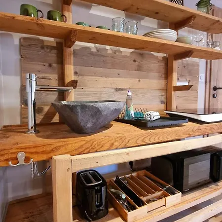 A Desire For Bohemia, Well-being And Massages! Apartment